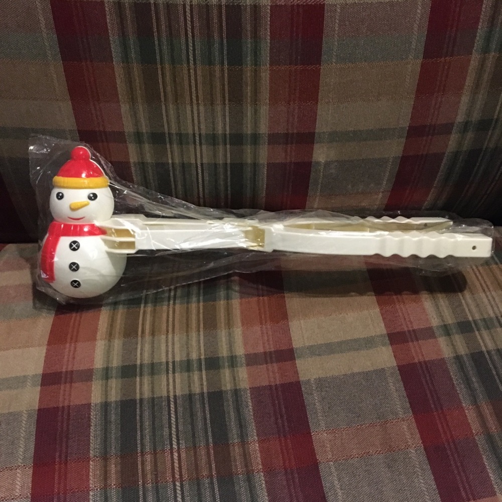 ⛄️ Snowman Snowball Maker